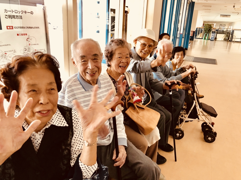 ワクワク外食・買い物ツアー